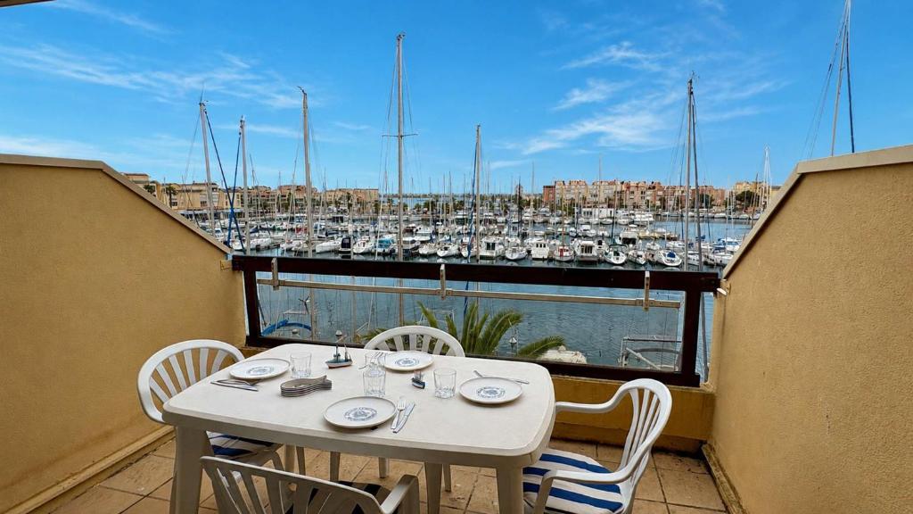 Appartement avec vue bateaux - piscine et tennis GN050-692 - 2