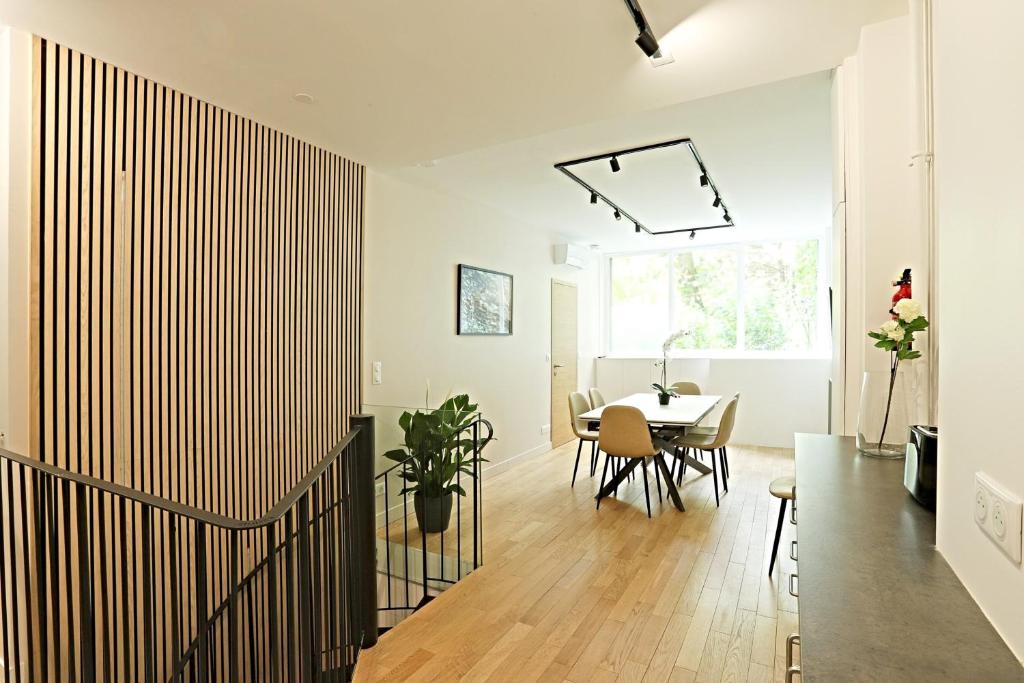 Luxurious Duplex with Private Sauna & Home Theater - 2