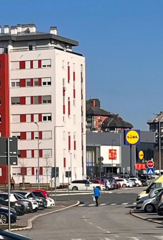 Duke Ellington apartman, free parking netflix - 2