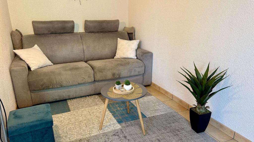 Bel appartement climatisé avec grande terrasse proche port - GN250-073 - 5