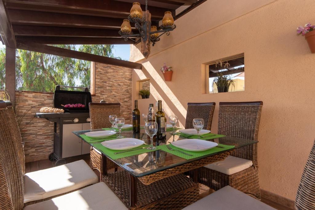 Villa Isla Wonderful 3 Bedroom Villa Private Heated Pool - 3