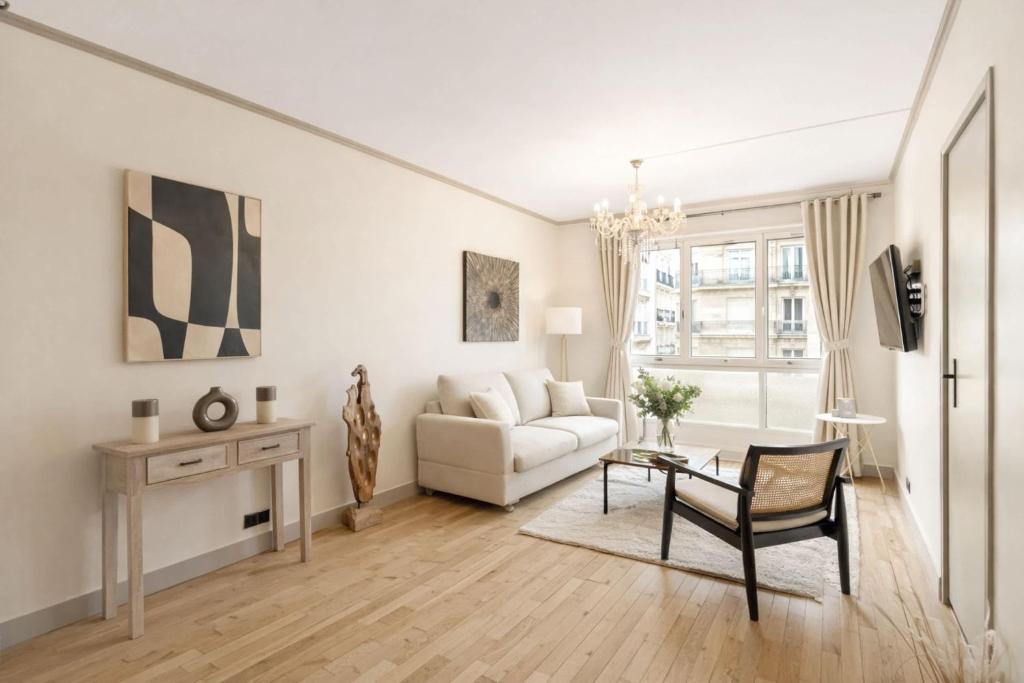 Eiffel Tower - Premium apartment for 6 with lift - 2
