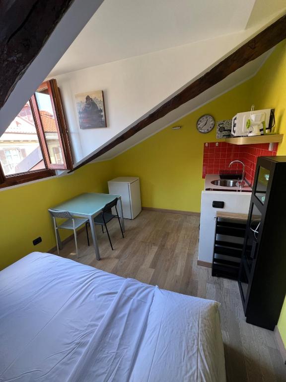 Simple apartment a stone's throw from Porta Susa - 5