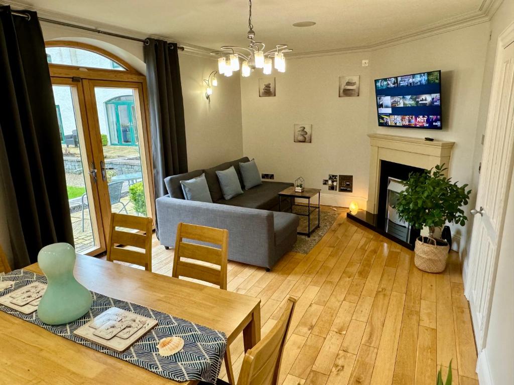 3 Castle Hume Court, Enniskillen - pet-friendly stay