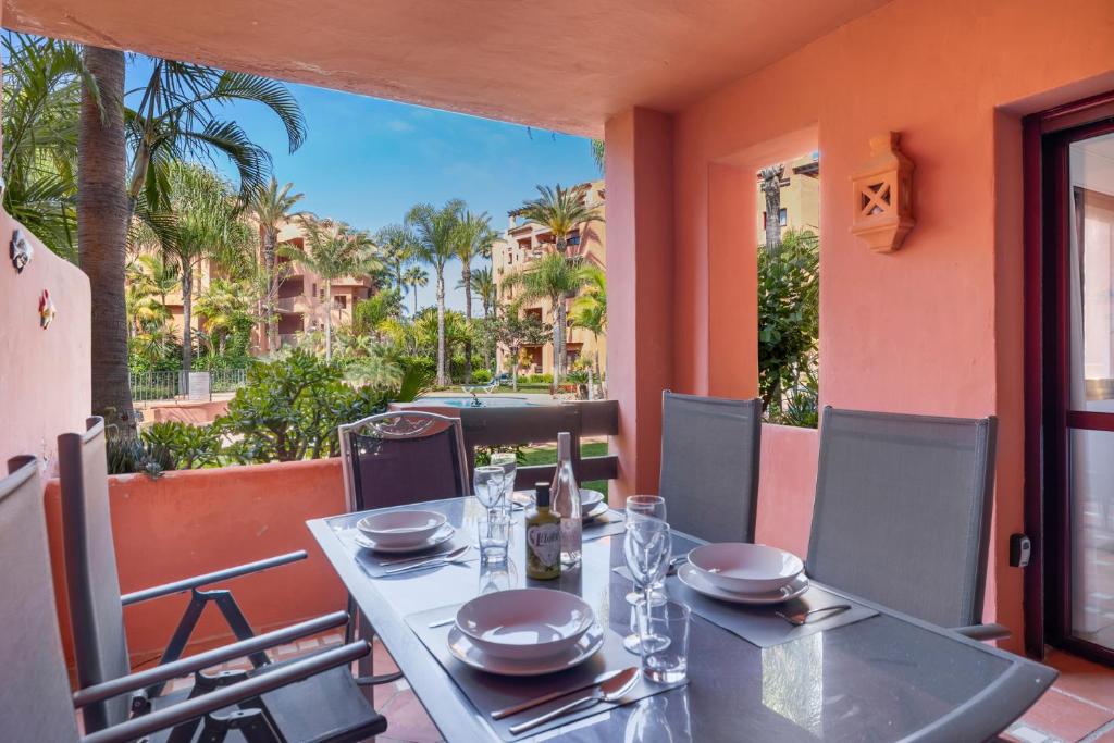 Superb Family Friendly Apt Short Walk to Beach - 3