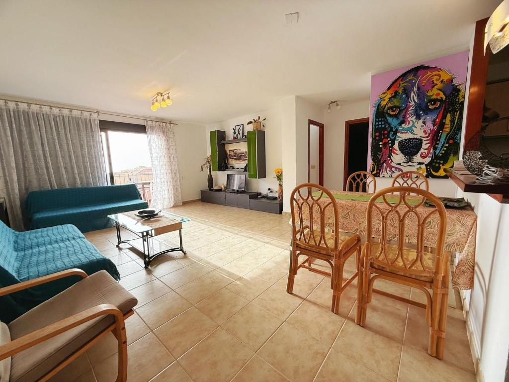 2 Bedroom Apartment Callao Salvaje - 3