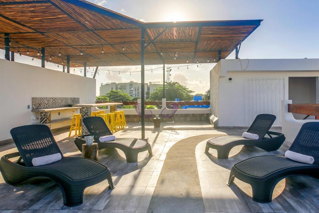 Valentina Suites by Las Flores Vacation Rentals - 2