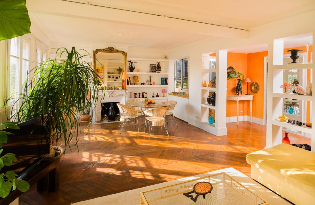 Large Haussmannian Apartment - Heart of Paris - 2