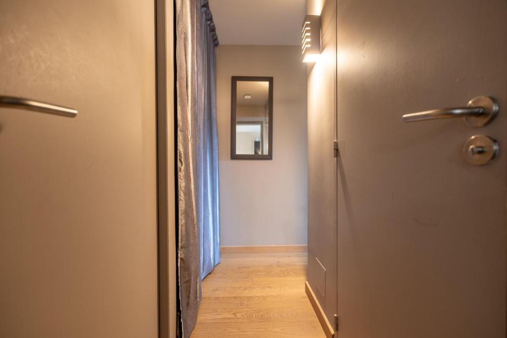 Slope front Ski-In Out Escape Spacious Apartment- In the center of Val Thorens - 2