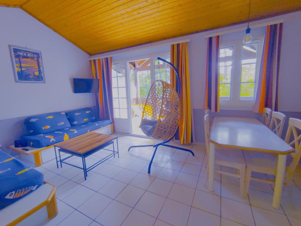 Appartement 6 personnes, 40m2, lave-linge, 2 salles de bain, grand balcon, piscine et proche golf - 3