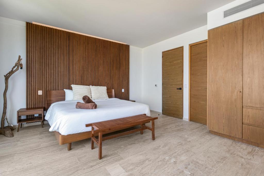 Mistiq Gardens 2 - 3