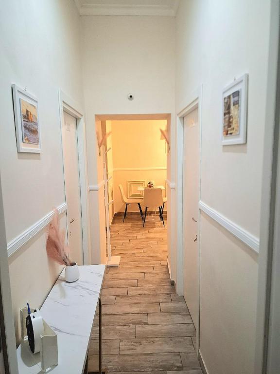 Concept b&b naples- camere moderne con balcone vicino al centro - 5