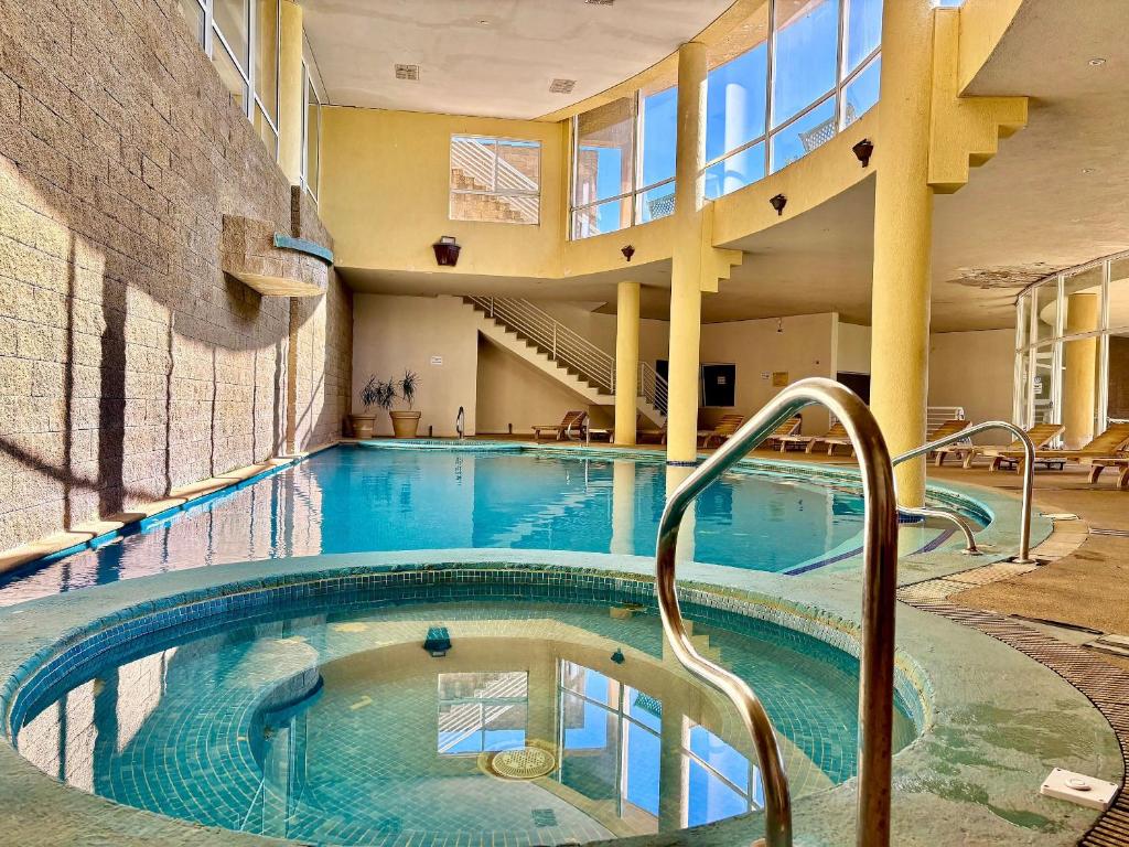 Maravilloso con piscina temperada jacuzzi exterior - 5