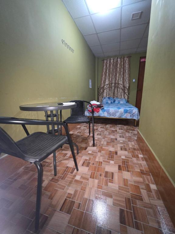 Hostal El Bosque Chiclayo - 1