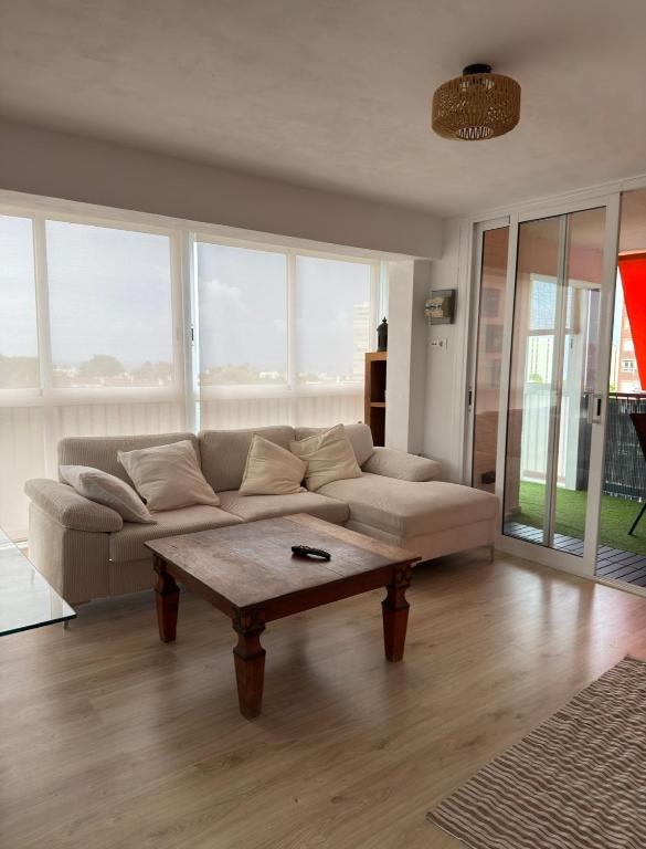 Espectacular apartamento en zona privilegiada con vistas panorámicas al mar y a la ciudad de Alicante - 4