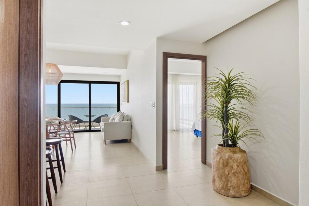 Tower Altomare on Malecón with King Bed and 10th floor views - 1