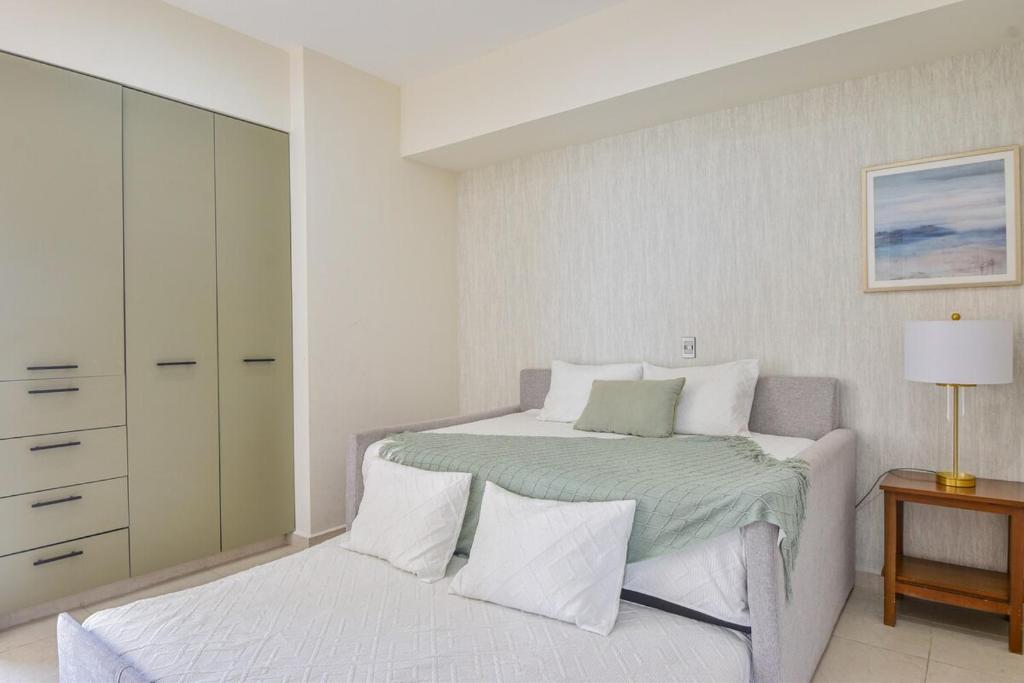 Tower Altomare on Malecón with King Bed and 10th floor views - 4
