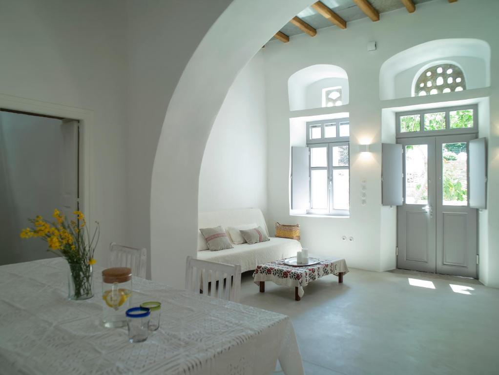 Tutti Blu Tinos Living Space photo