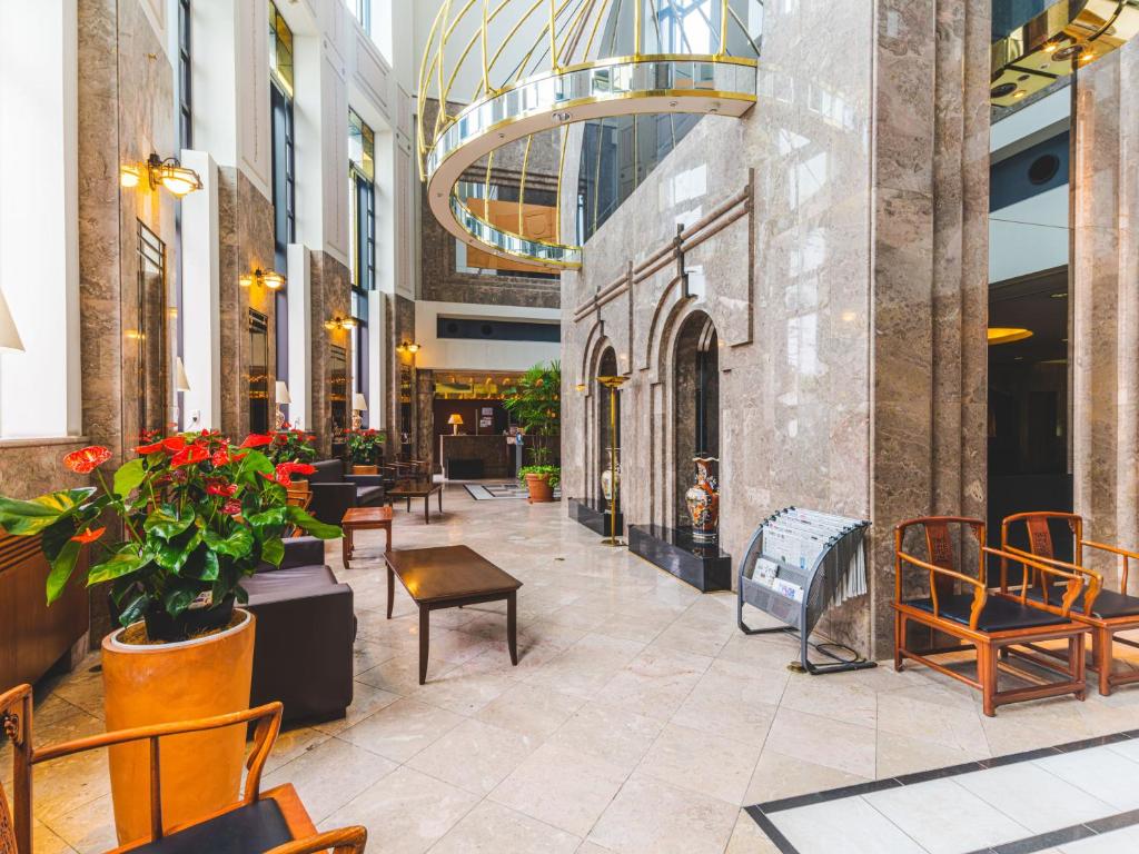 Lobby, Kurashiki Royal Art Hotel in Kurashiki