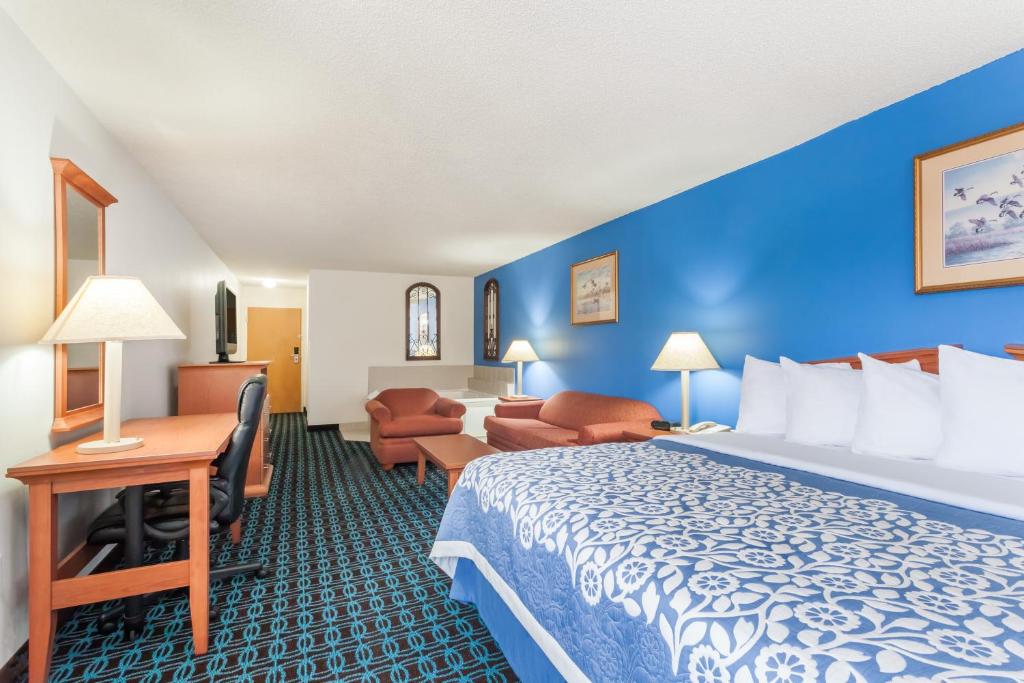Days Inn & Suites By Wyndham Cambridge Photo 28