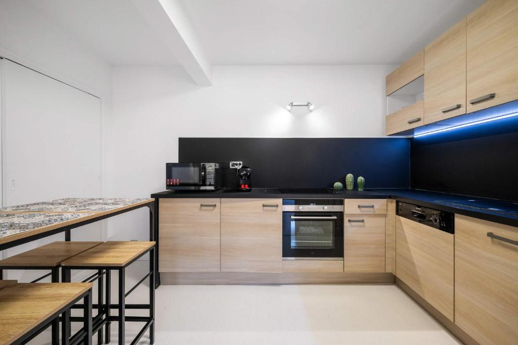 Charming apartment in the heart of the city center AC - 4