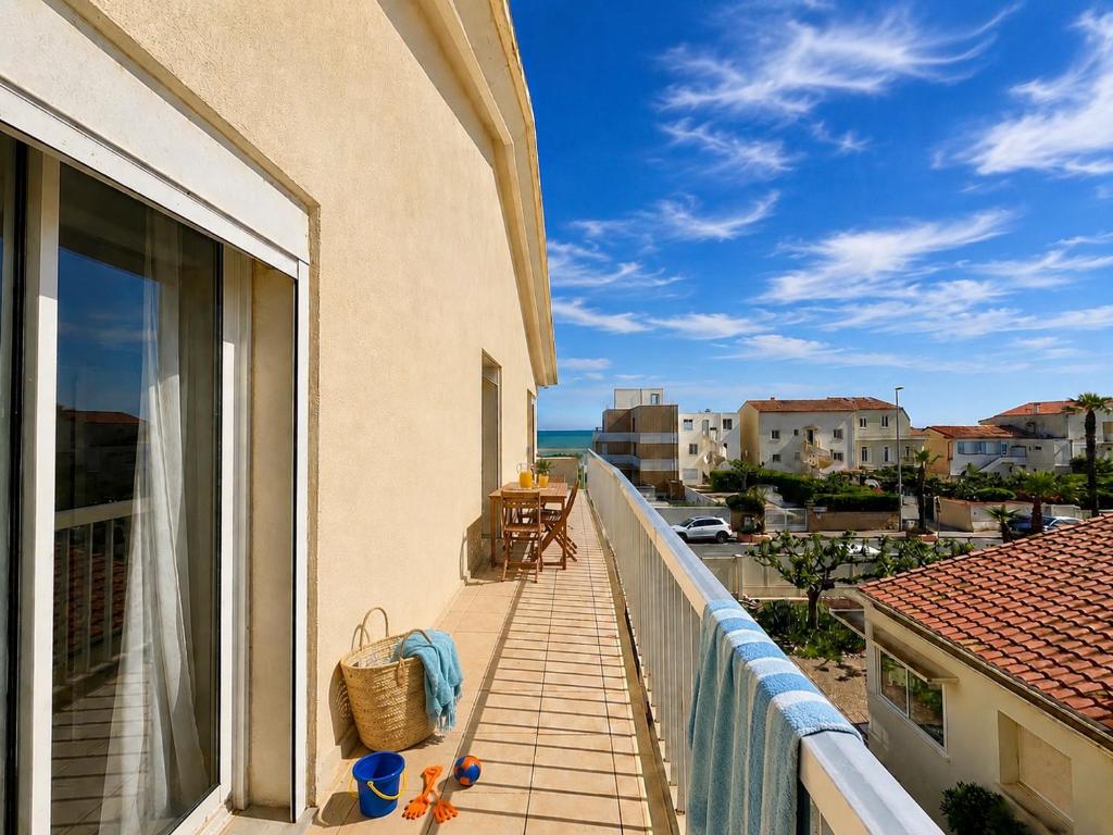 Brise Marine - Appartement 2 chambres avec balcon, vue mer & parking privé à 30 m de la plage - 2
