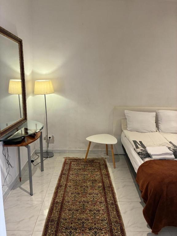 Studio 3T Sleeps 2 with Terrace - 2