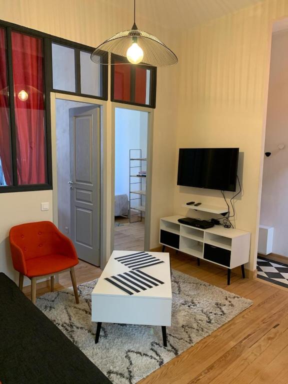 Esmée - T3 avec 2 Chambres 1 Salle de Bain au Centre de Bordeaux - 1