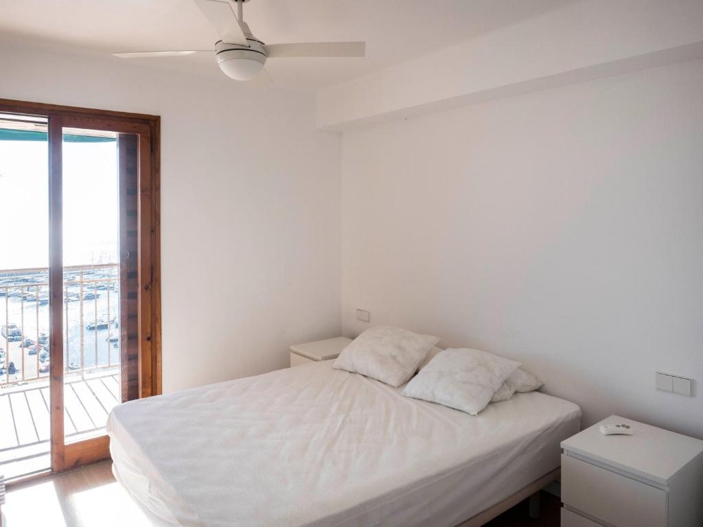 Seafront apartment with parking - 2