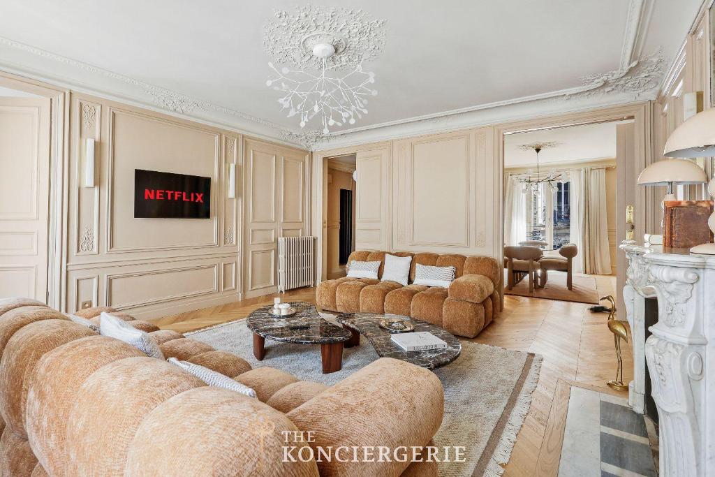 Champs Elysées Luxury Apartment 120 m2 2 Bedrooms AC Lift - 1