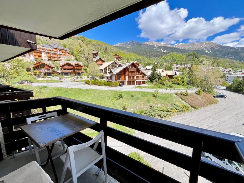 Appartement T2 avec balcon vue sur la montagne - Serre Chevalier Chantemerle Saint Chaffrey - linge de maison non fourni - 1