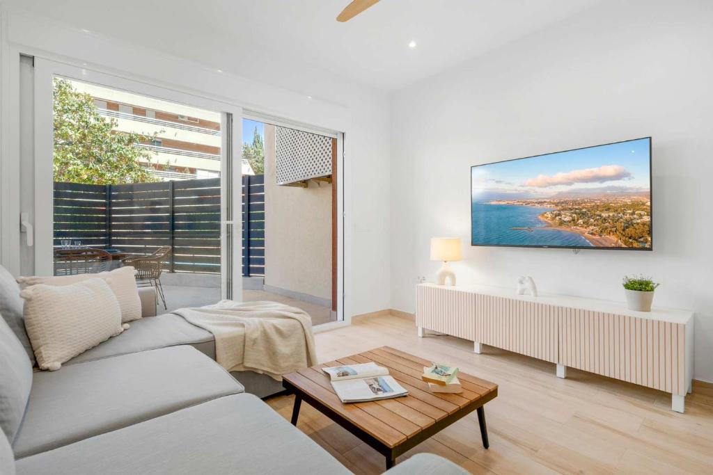 Modern 2BR Marbella Centre Pool & Terrace - 3