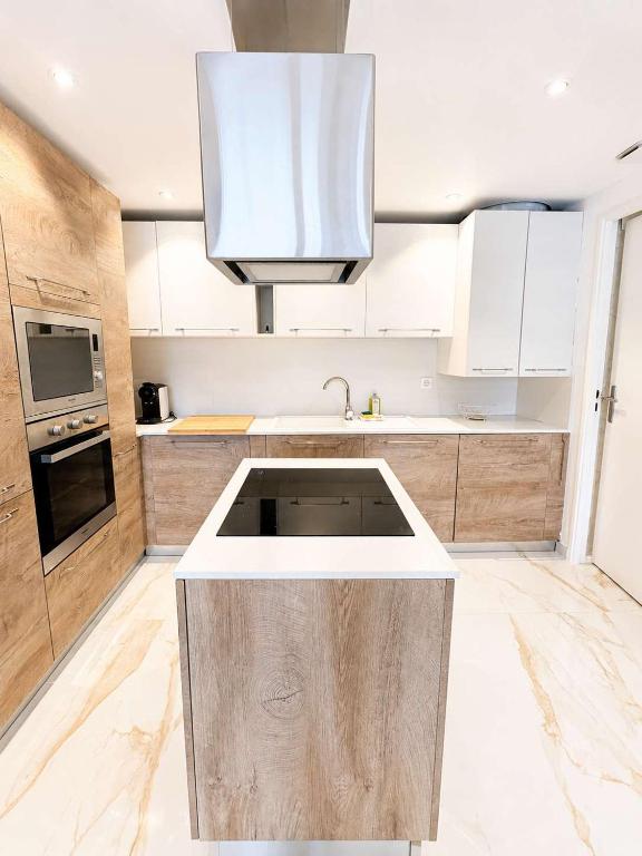 Elegant cocon avec piscine et parking prive - 3