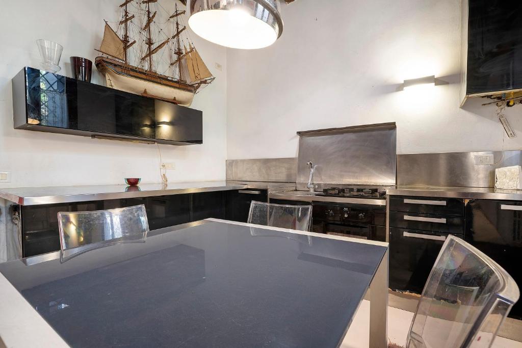 A Charming Loft Apartment Located - 4