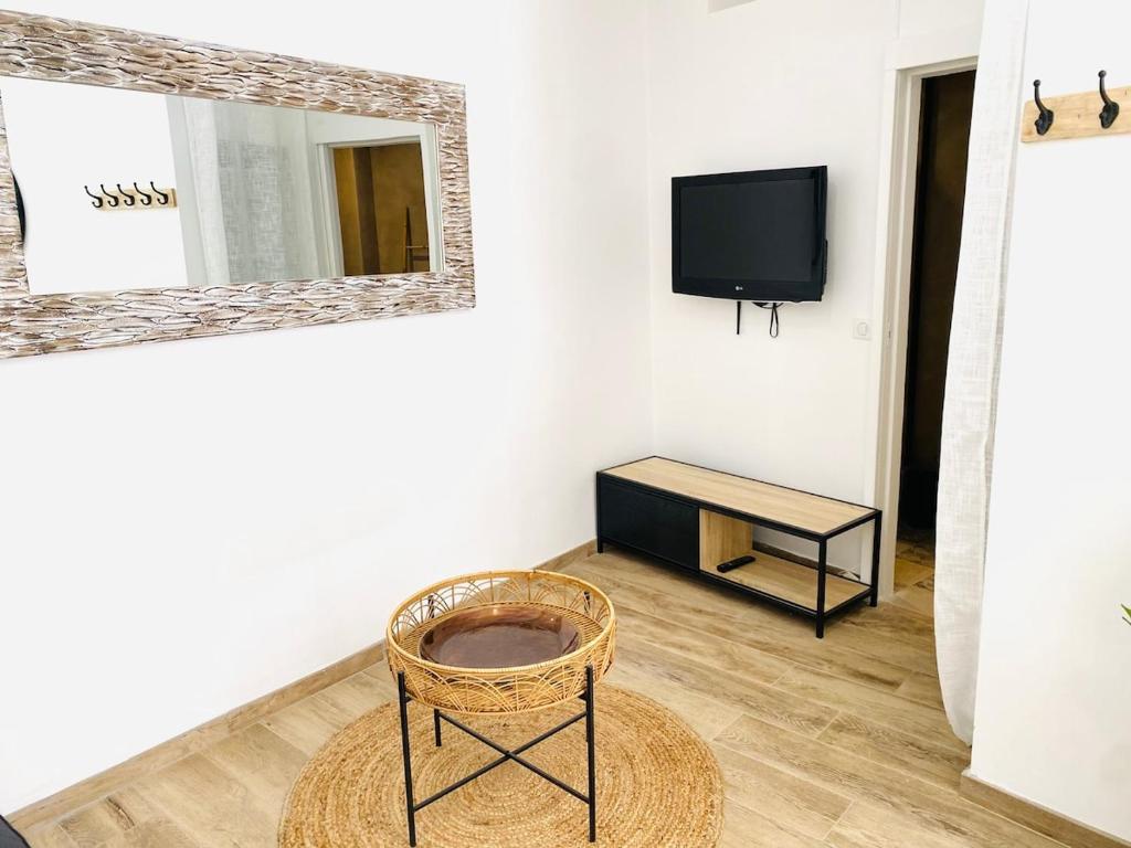 Studio chaleureux rénové au coeur du village - 3