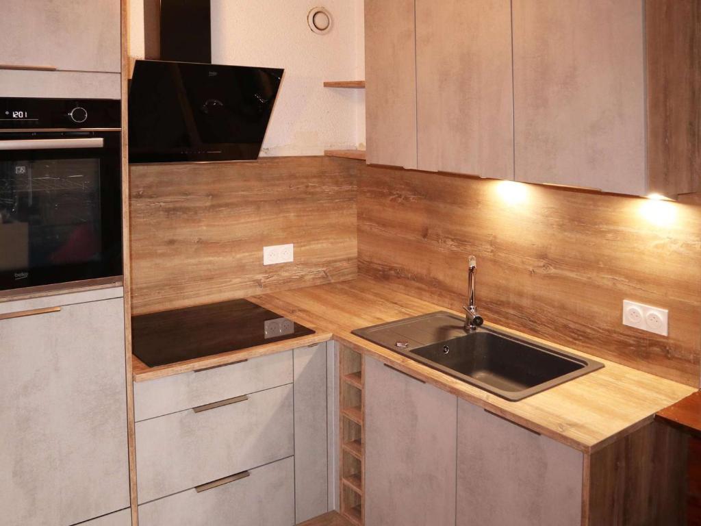 Appartement confort 2P, 6 pers, cœur de station, accès direct pistes, cheminée, WiFi, TV, balcon ouest - FR-1-322-297 - 4
