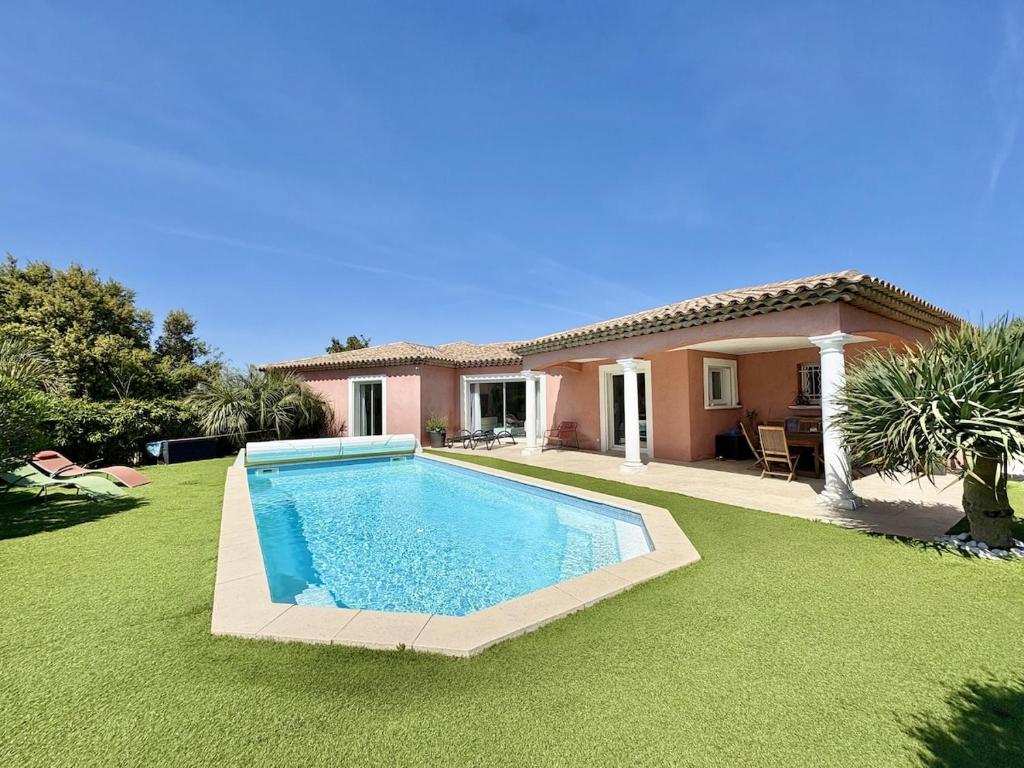 Villa avec piscine, 4 chambres, jardin, dans le massif des maures - 1