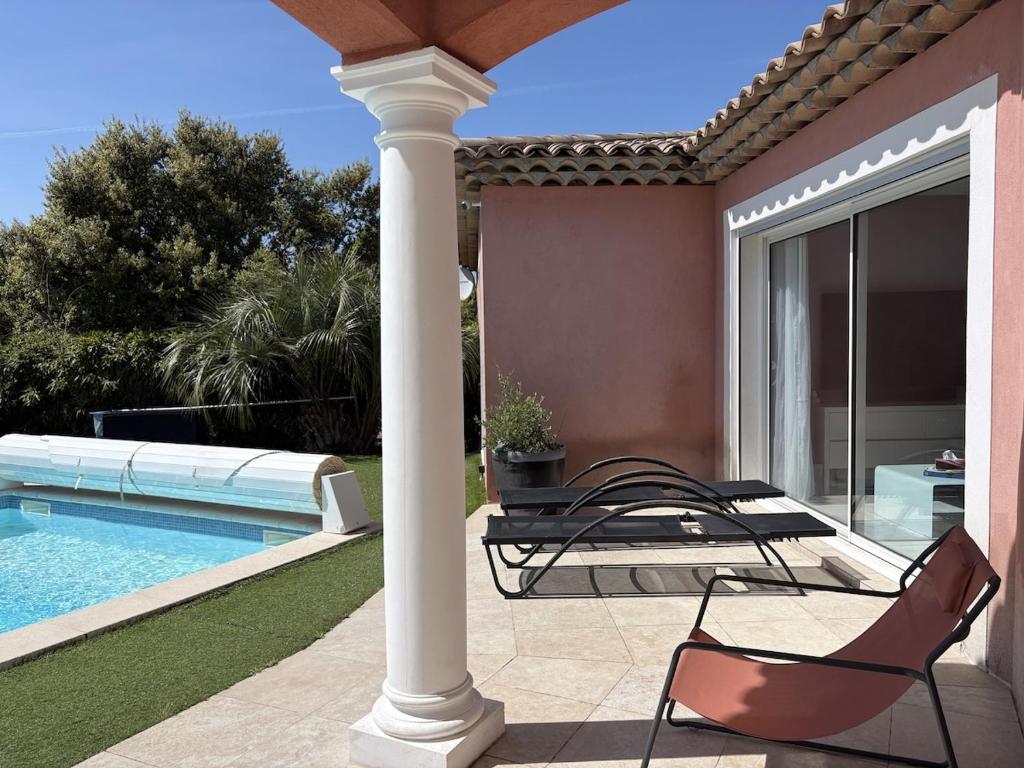 Villa avec piscine, 4 chambres, jardin, dans le massif des maures - 3
