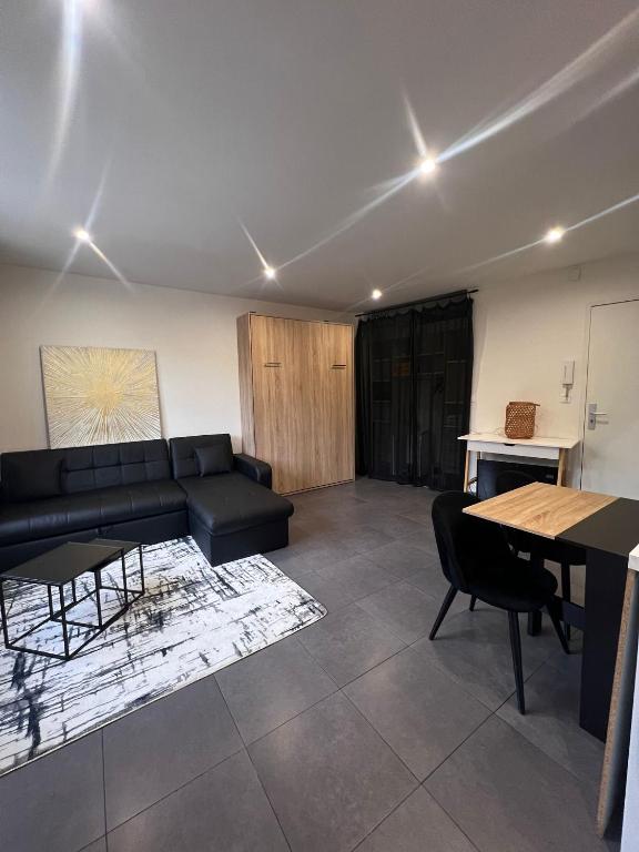 GRAND STUDIO RENOVE A CANNES IDEAL VACANCES et CONGRES - MER A PIED! - 4