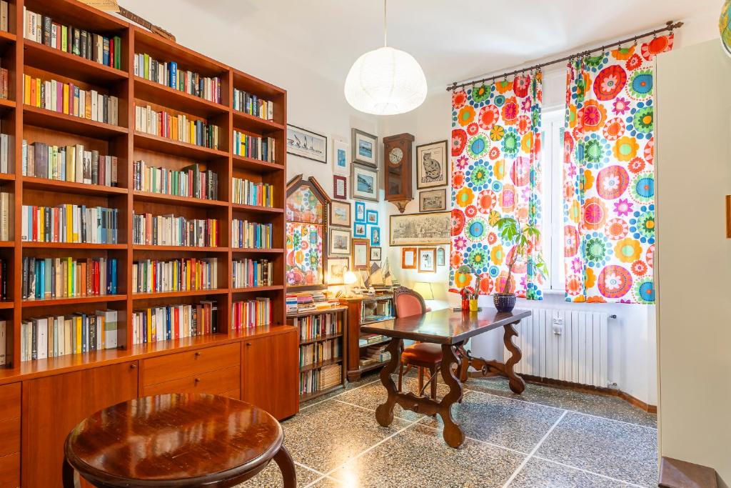 GuestHost - Library Appartment - Teresa's House - 1