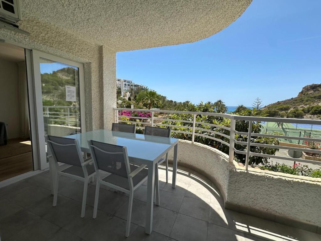 Apartamento frente al mar, piscina y parking - 2