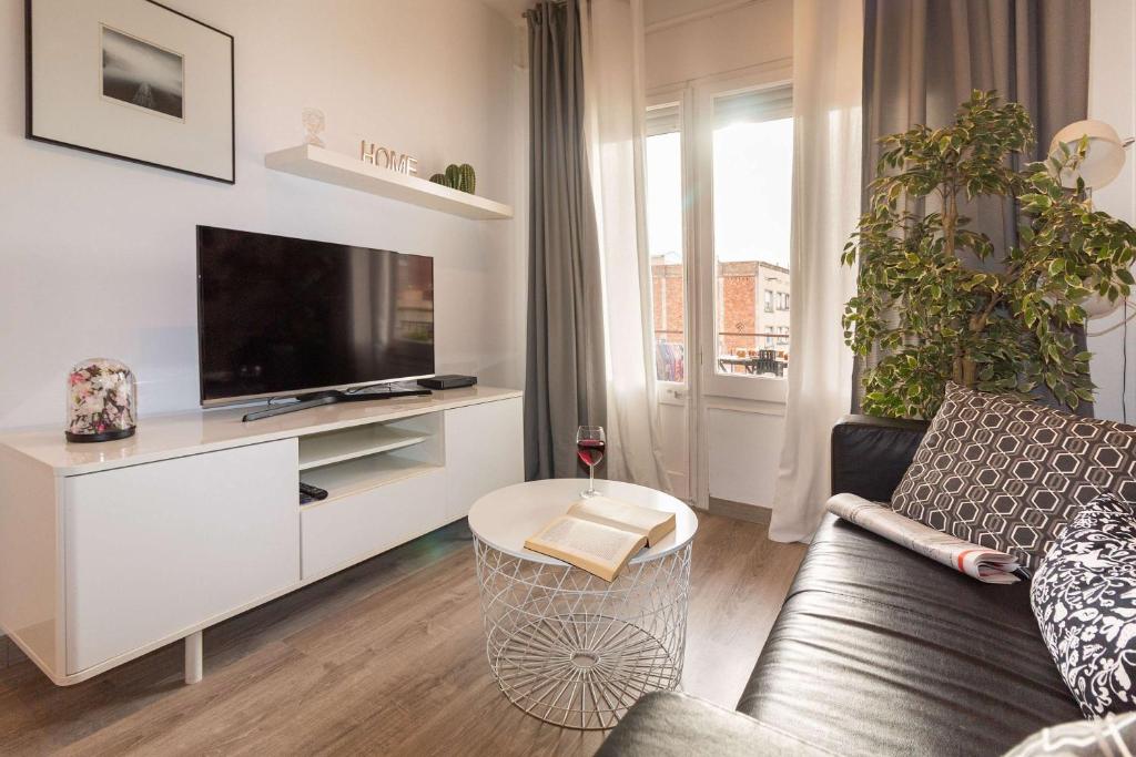 Elegant Apartment in Barcelona Ideal for Business and Leisure Next to Fira - 2