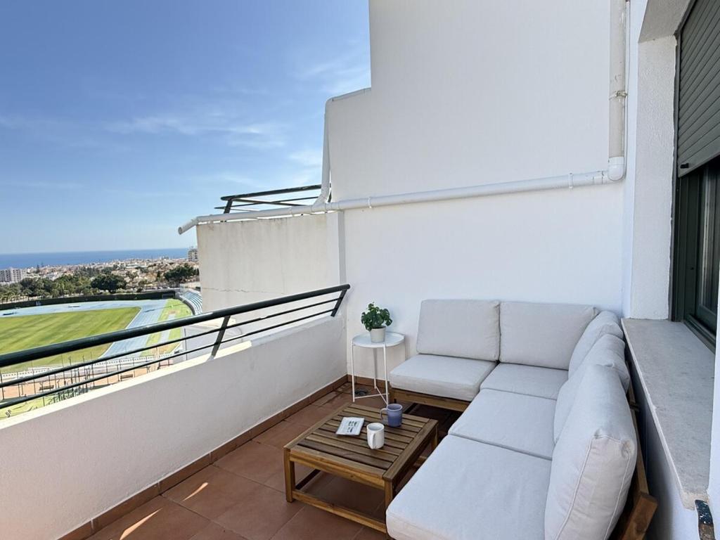 Apartamento con terraza, vistas al mar y piscina - 5