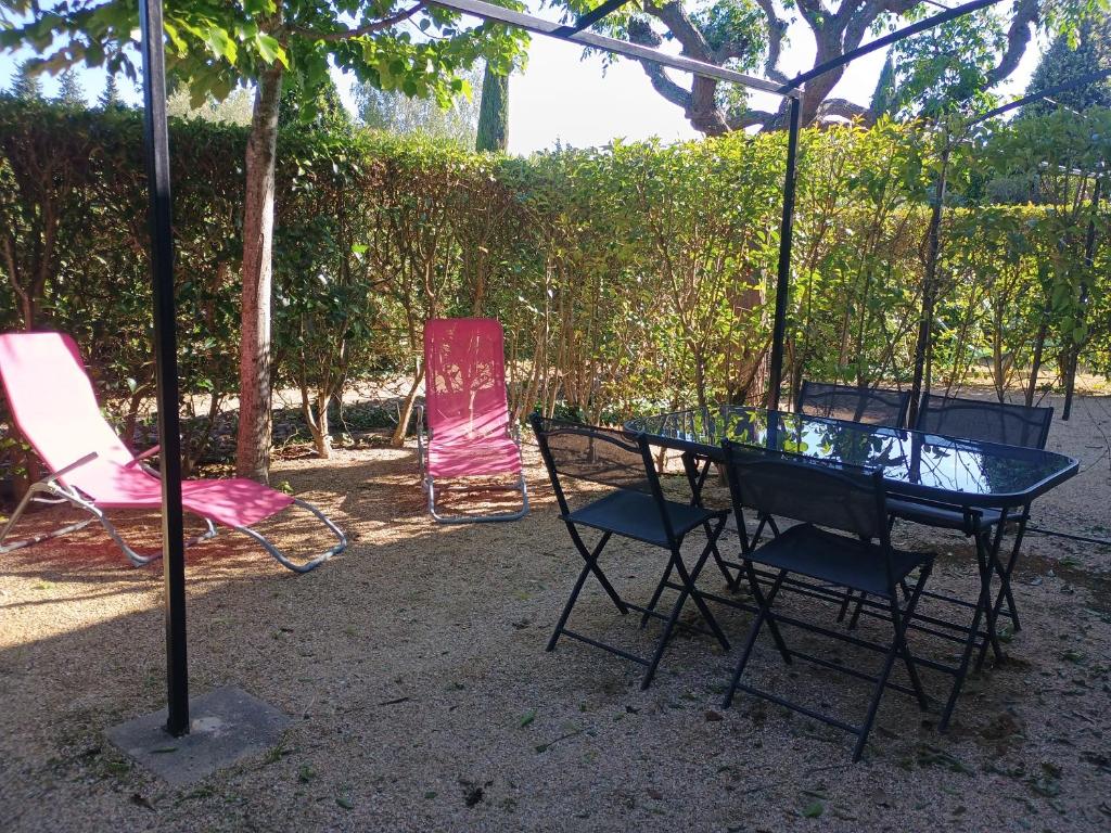 Pépinière Chêne Vert Gîtes d'exception Piscine Parking - 3