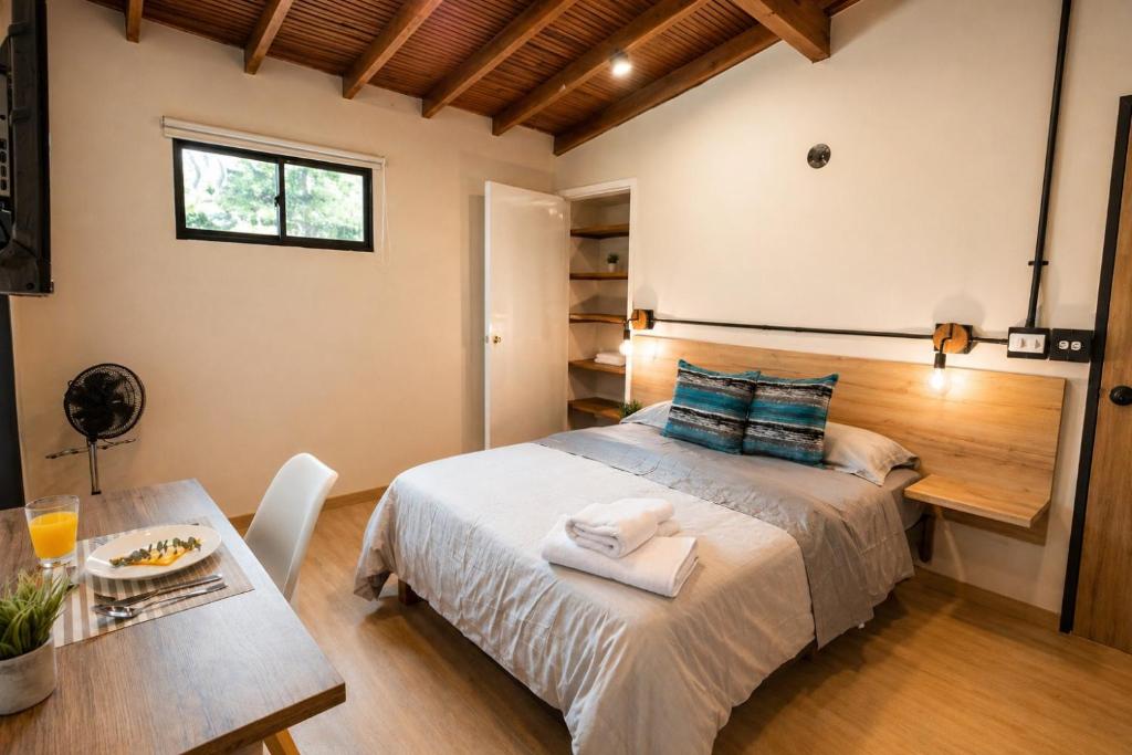 Alojamiento en Medellín, sector Laureles NID204 By Roots Rentals - 2