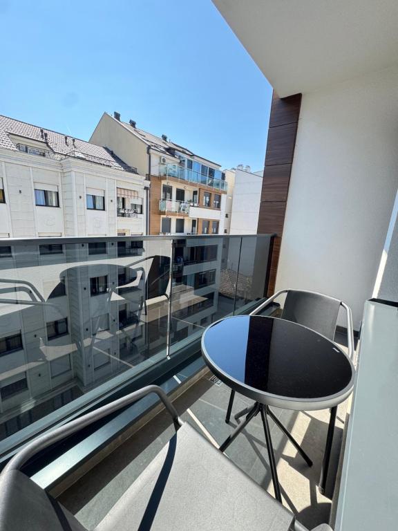 Lux Apartment near Ada Mall & Lake - 5