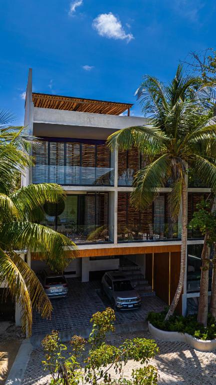 Luxury Beachfront 3BR Appartment - 4