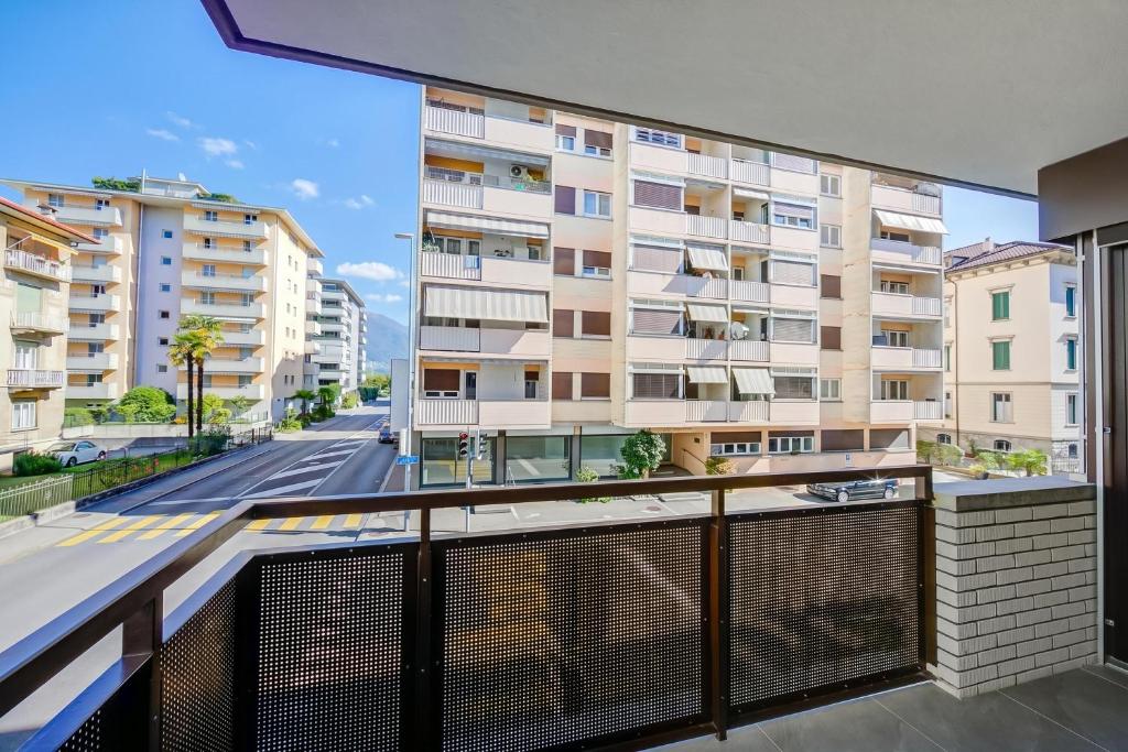 Locarno Place - 3