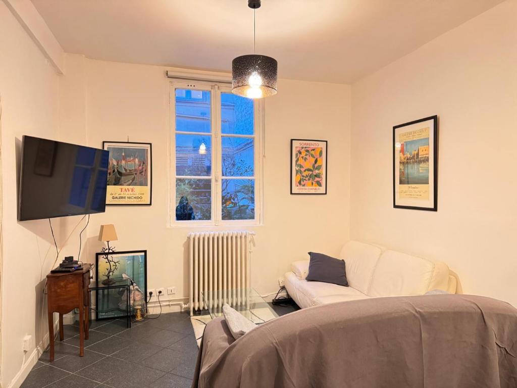 STUDIO 86 rue LEVIS 75017 - 4