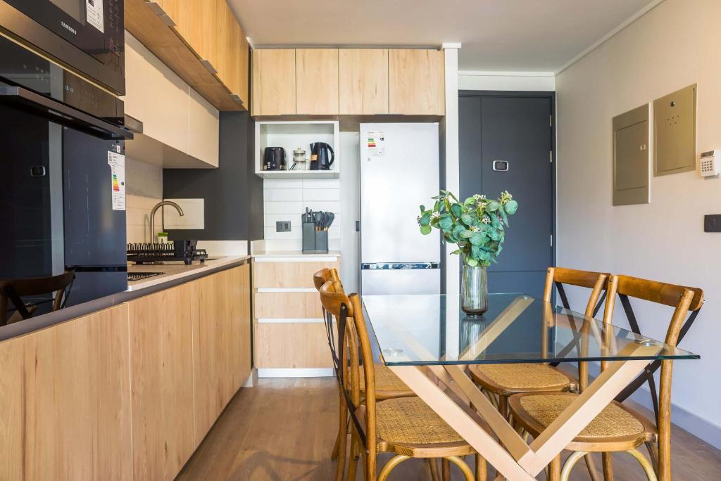 Chic Las Condes Apt Balcony & Pool Access - 3